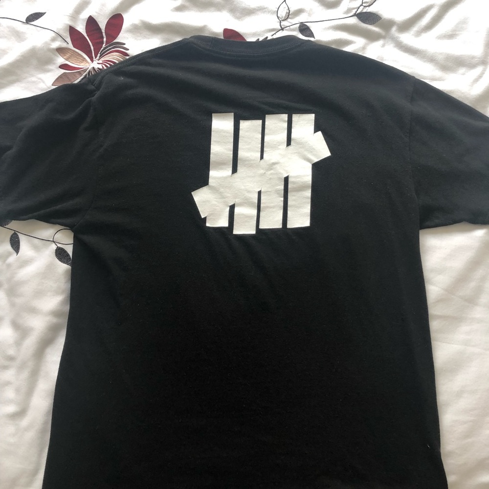 Undefeated Tee, Size Medium - Picture 3 of 3